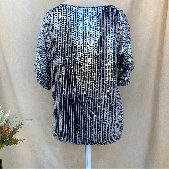 VINTAGE Silver Sequin Bead Metallic Disco Ball Top - Picture 5 of 9